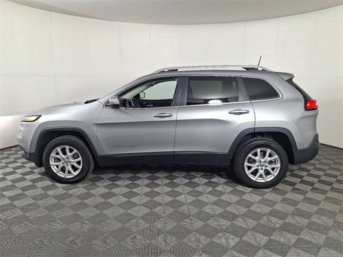 Used 2017 Jeep Cherokee Latitude w/ Cold Weather Group image 7