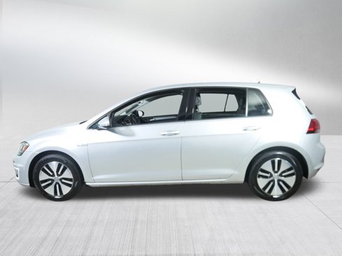 Used 2015 Volkswagen e-Golf SEL Premium image 4
