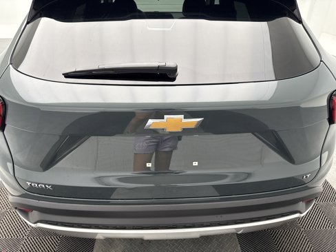 New 2025 Chevrolet Trax LT w/ LT Convenience Package image 9