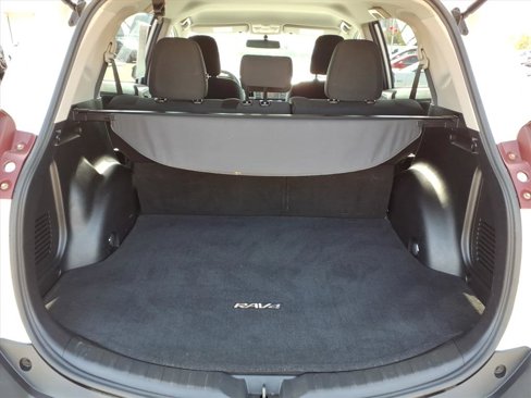 Used 2015 Toyota RAV4 LE image 7