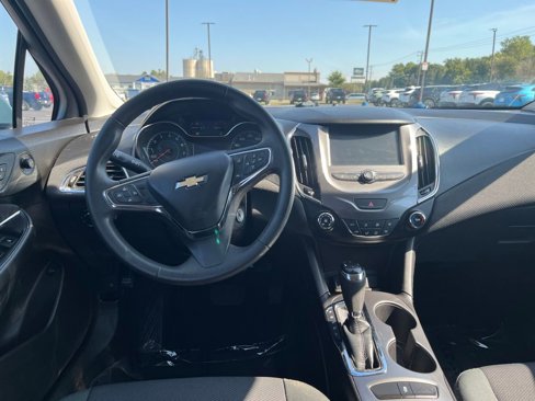 Used 2017 Chevrolet Cruze LT image 13