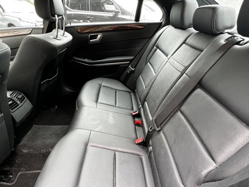Used 2015 Mercedes-Benz E 250 BlueTEC Sedan image 33