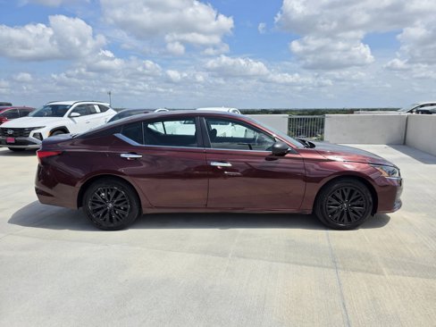 Used 2024 Nissan Altima 2.5 SV image 5