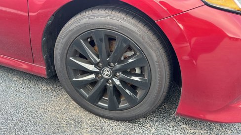 Used 2020 Toyota Camry LE image 4