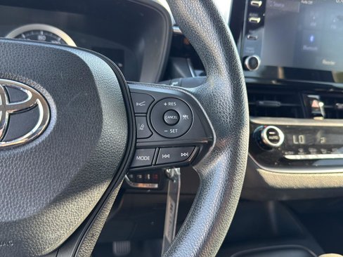 Used 2020 Toyota Corolla LE image 19