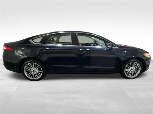 Used 2014 Ford Fusion SE w/ Equipment Group 202A image 4
