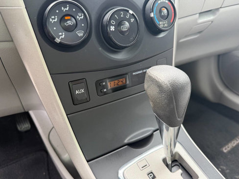 Used 2010 Toyota Corolla LE image 19