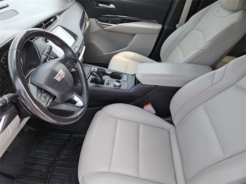 Used 2019 Cadillac XT4 Luxury w/ Cold Weather Package image 13