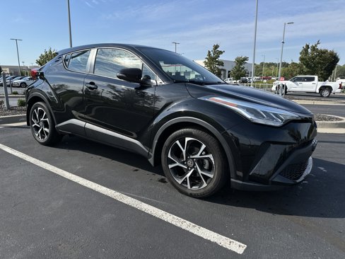 Used 2021 Toyota C-HR XLE image 2