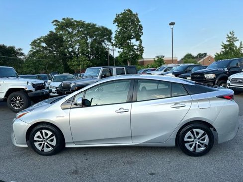 Used 2016 Toyota Prius Four image 8
