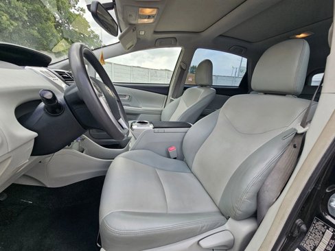 Used 2012 Toyota Prius V Two image 9