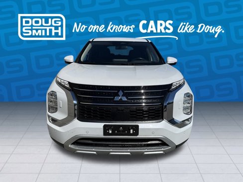 Used 2024 Mitsubishi Outlander SE image 6