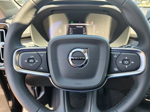 New 2025 Volvo XC40 B5 Core w/ Protection Package image 35