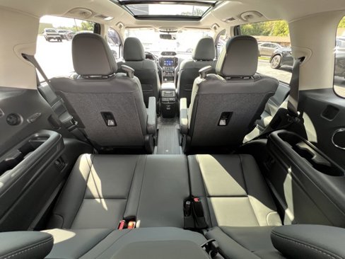Used 2022 Subaru Ascent Limited w/ Technology Package image 3