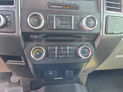 Used 2017 Ford F150 XLT image 28