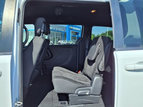 Used 2019 Dodge Grand Caravan SE image 21