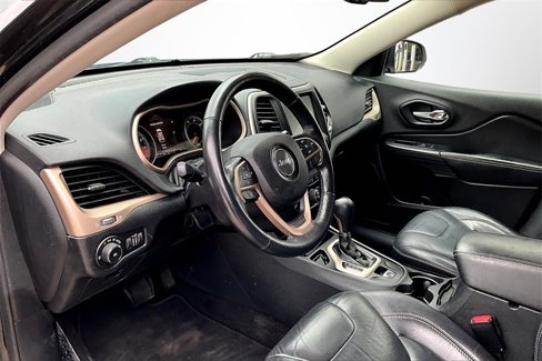 Used 2015 Jeep Cherokee Limited image 16