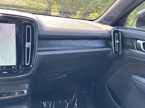 Certified 2022 Volvo C40 P8 Recharge Ultimate image 27