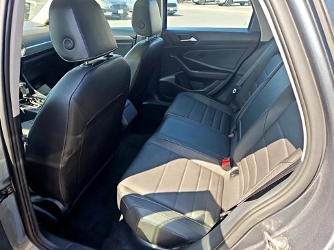 Used 2024 Volkswagen Jetta SE image 15