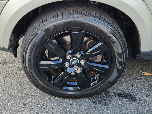 Used 2015 Land Rover LR4 HSE image 9