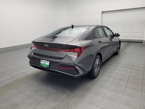 Used 2024 Hyundai Elantra SEL image 9