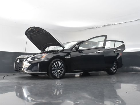 Used 2024 Nissan Altima 2.5 SV image 29