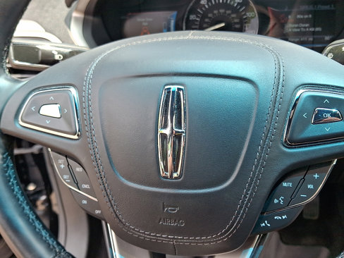 Used 2017 Lincoln MKZ Premiere image 25