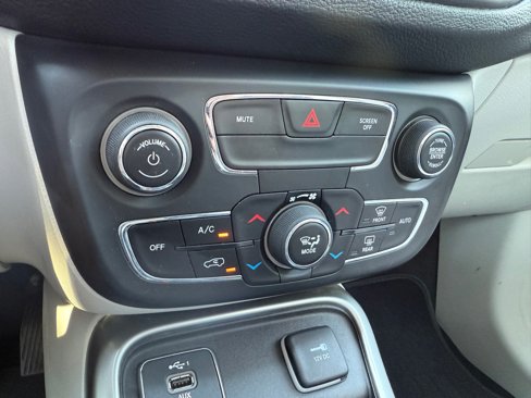 Used 2019 Jeep Compass Latitude w/ Popular Equipment Group image 31