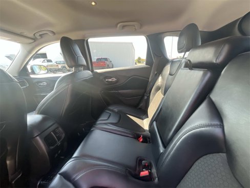 Used 2021 Jeep Cherokee Latitude Plus image 13
