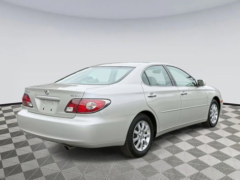 Used 2002 Lexus ES 330 image 2