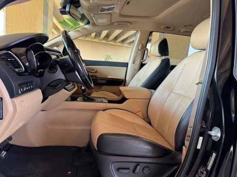 Used 2016 Kia Sedona SX Limited image 11