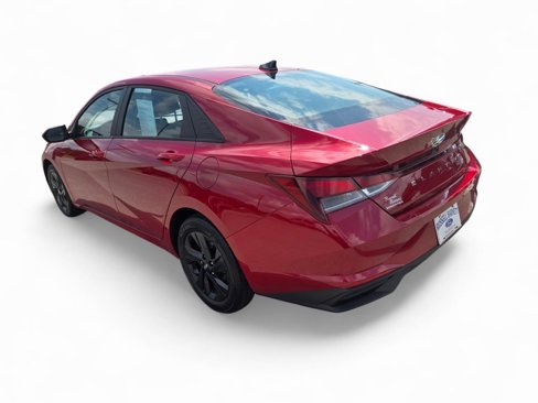 Used 2023 Hyundai Elantra SEL image 3