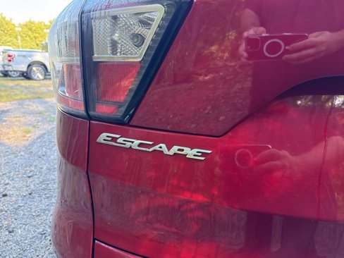 Used 2018 Ford Escape SEL image 10