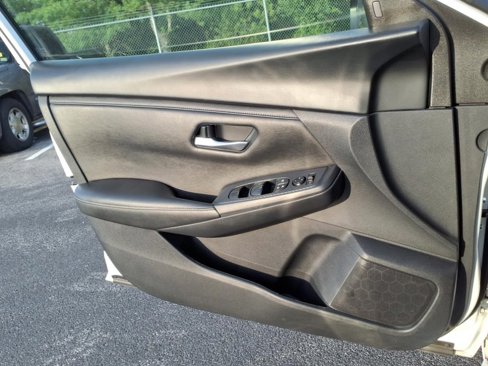 Used 2024 Nissan Sentra SV image 25