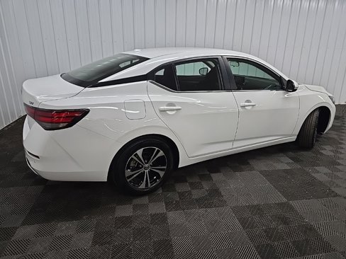 Used 2023 Nissan Sentra SV image 3