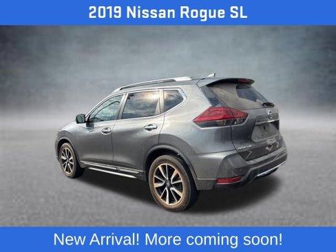 Used 2019 Nissan Rogue SL w/ Premium Package image 2
