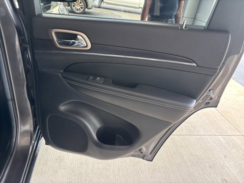 Used 2014 Jeep Grand Cherokee Limited image 28