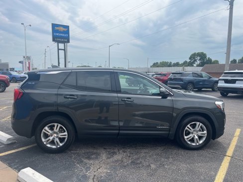 Used 2018 GMC Terrain SLE image 8