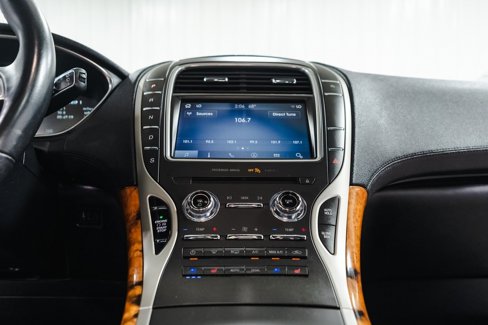 Used 2020 Lincoln Nautilus Reserve image 14