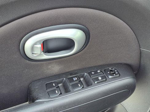 Used 2016 Kia Soul image 27