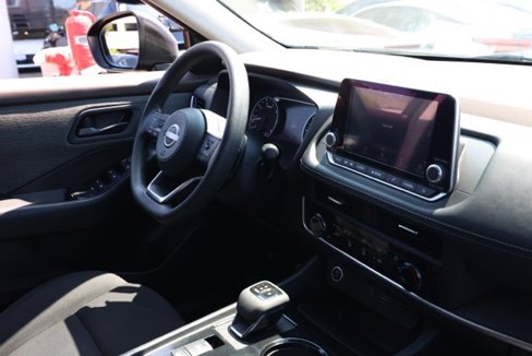 Used 2023 Nissan Rogue S image 20