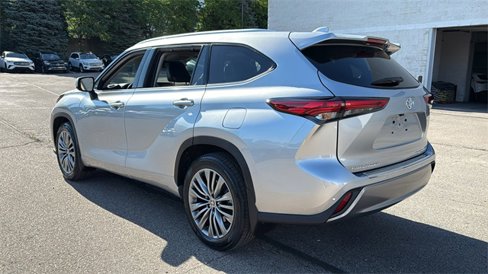 Used 2021 Toyota Highlander Platinum image 6