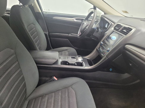 Used 2020 Ford Fusion SE image 21