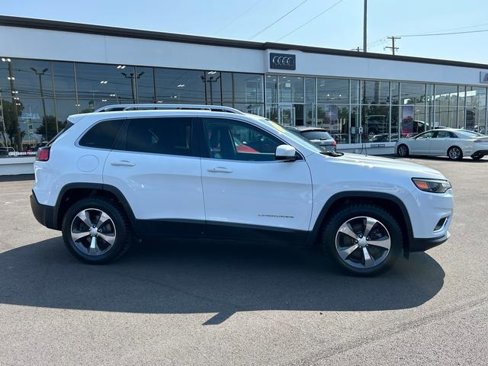 Used 2019 Jeep Cherokee Limited image 2
