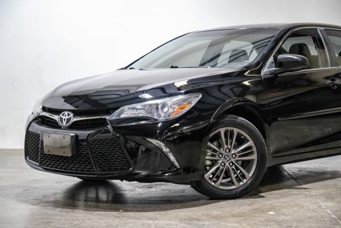 Used 2017 Toyota Camry SE image 6