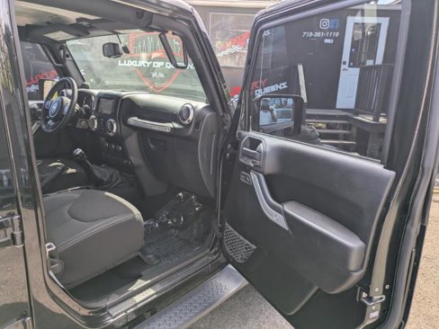 Used 2013 Jeep Wrangler Unlimited Sahara w/ Dual Top Group image 8