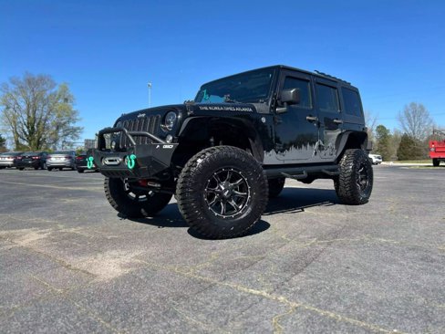 Used 2018 Jeep Wrangler Unlimited Sport w/ Connectivity Group image 4