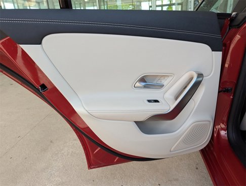Used 2023 Mercedes-Benz CLA 250 image 30