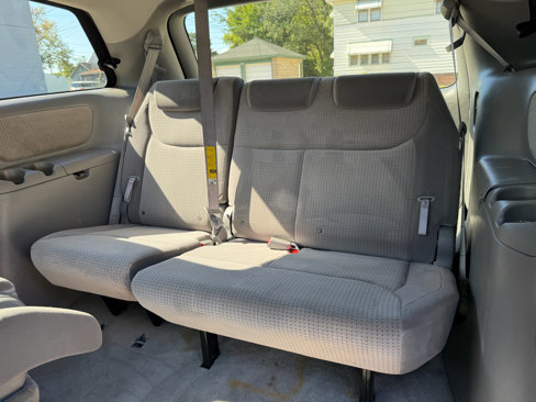 Used 2010 Toyota Sienna LE image 8