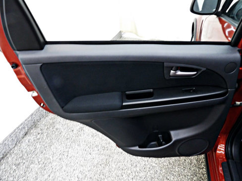 Used 2013 Suzuki SX4 AWD Hatchback image 9